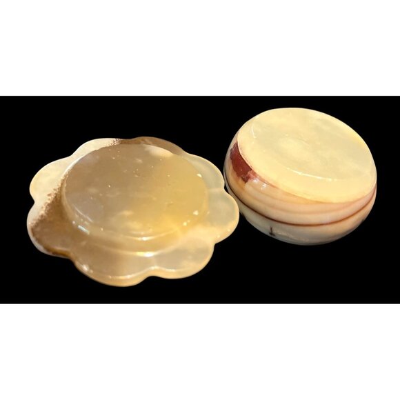 Vintage Marble Scalloped Edge Shell Lidded Mini Trinket Box - Picture 3 of 3